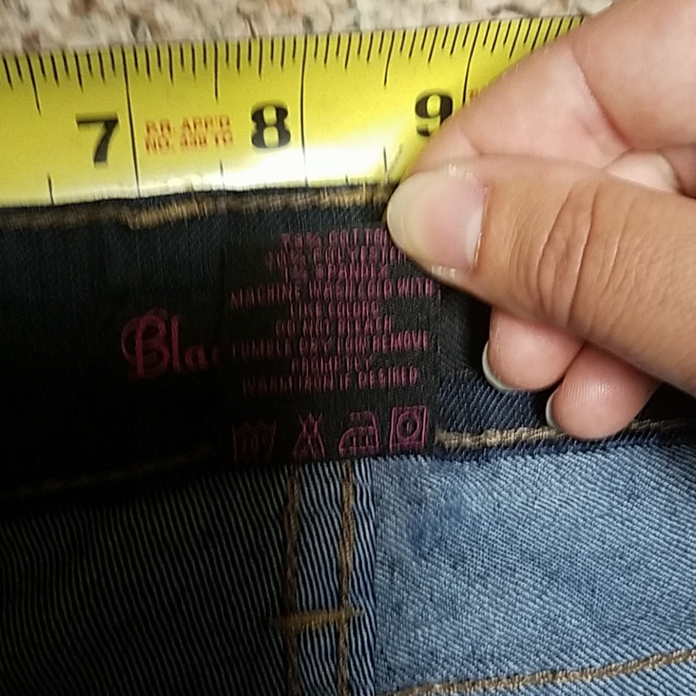 3/$15 NWOT BLACK CRYSTAL DARKWASH SKINNY JEANS - Picture 5 of 6